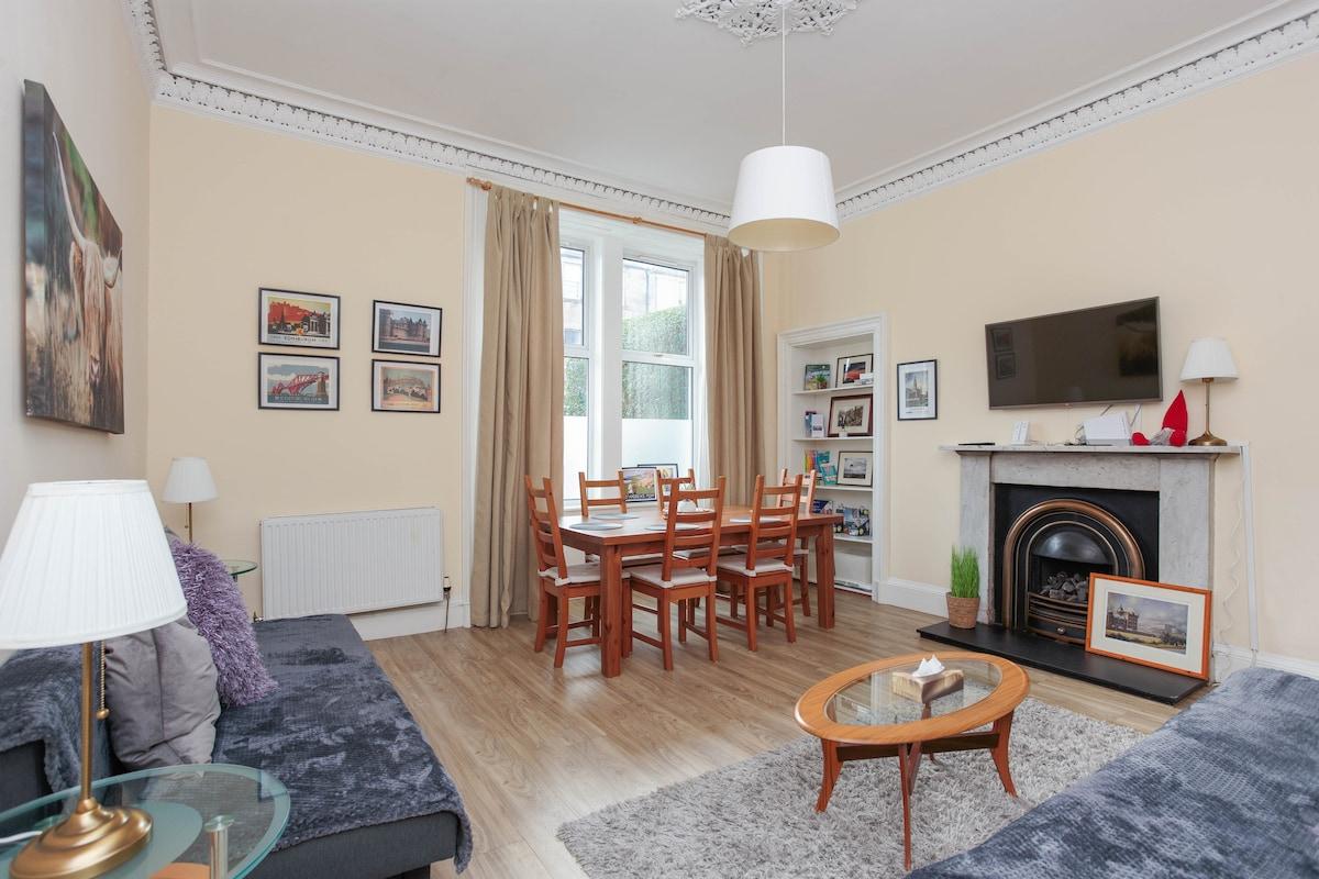Free Parking | City Centre | Sleeps 6 | 2 Bedrooms