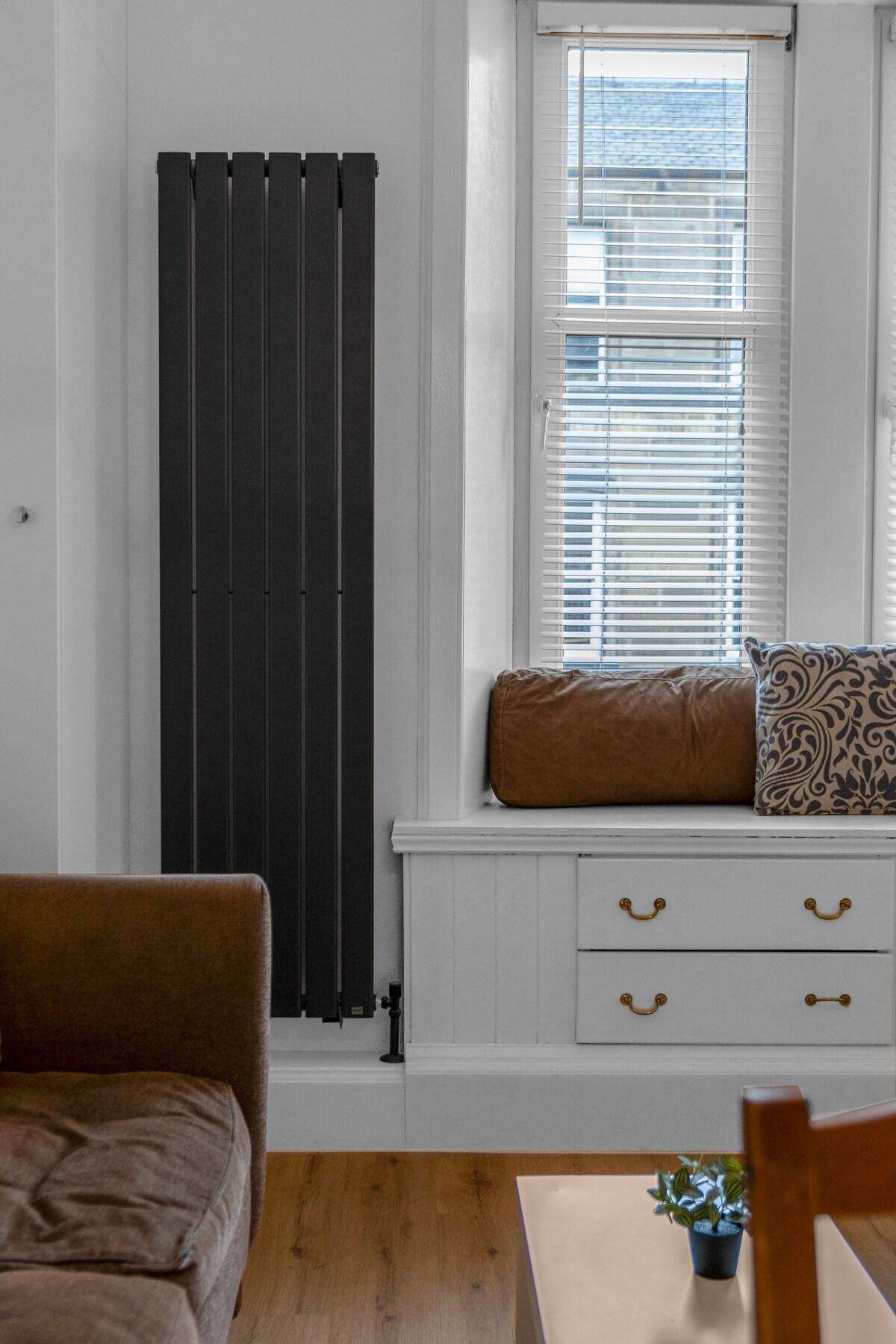 Tram | City Centre | Sleeps 3 | 2 Beds4