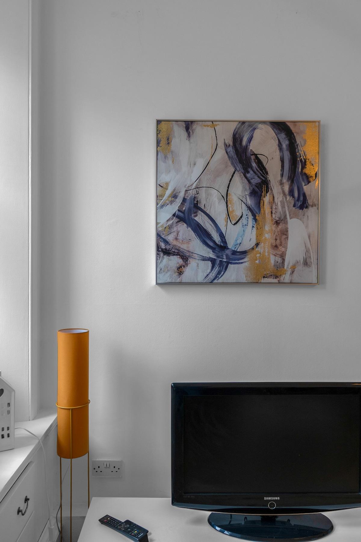 Tram | City Centre | Sleeps 3 | 2 Beds5