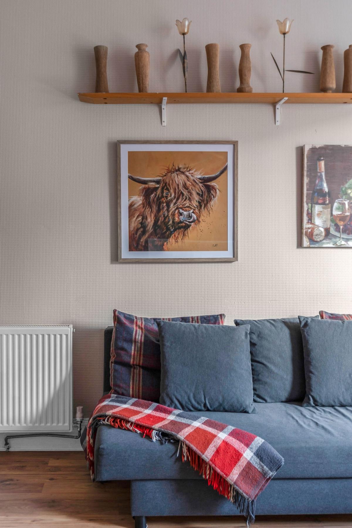 Free Parking | City Centre | Sleeps 9 | 3 Bedrooms4