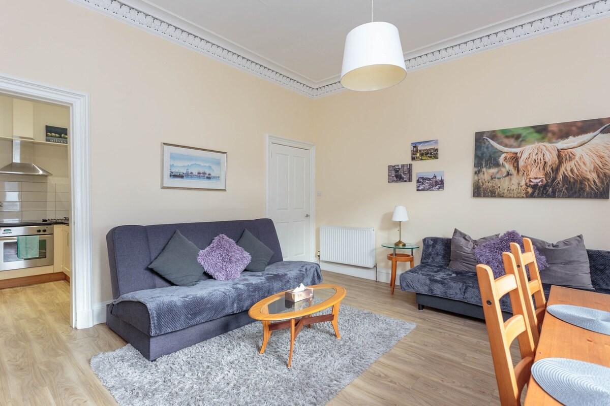 Free Parking | City Centre | Sleeps 6 | 2 Bedrooms5