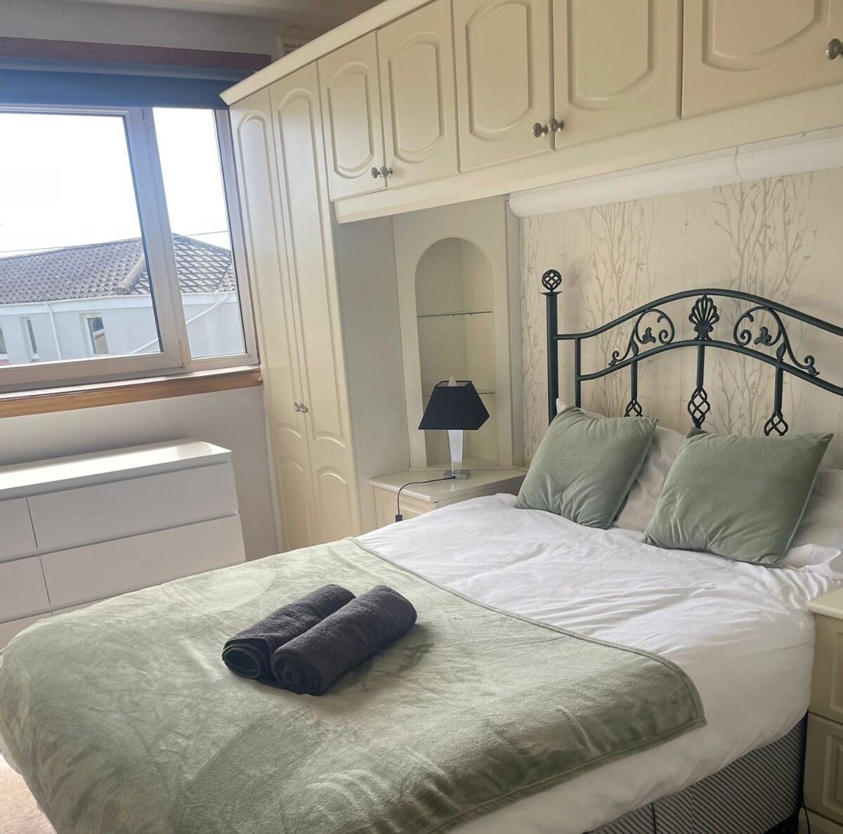 Free Parking | Sleeps 6 | Central | Good Location2