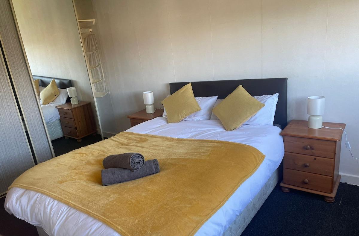 Free Parking | Sleeps 6 | Central | Good Location3