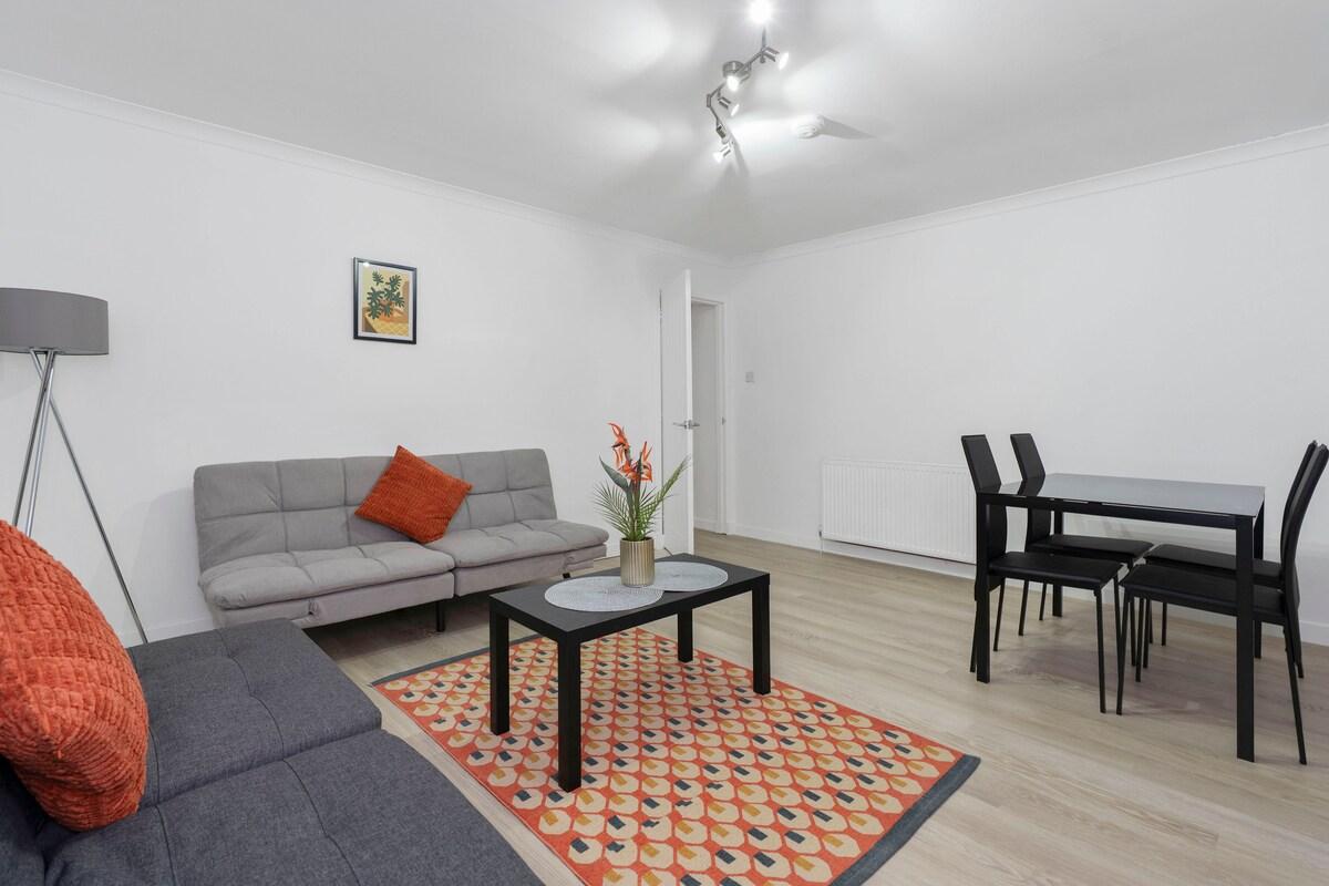 Free Parking | Sleeps 6 | Central | New Interior3