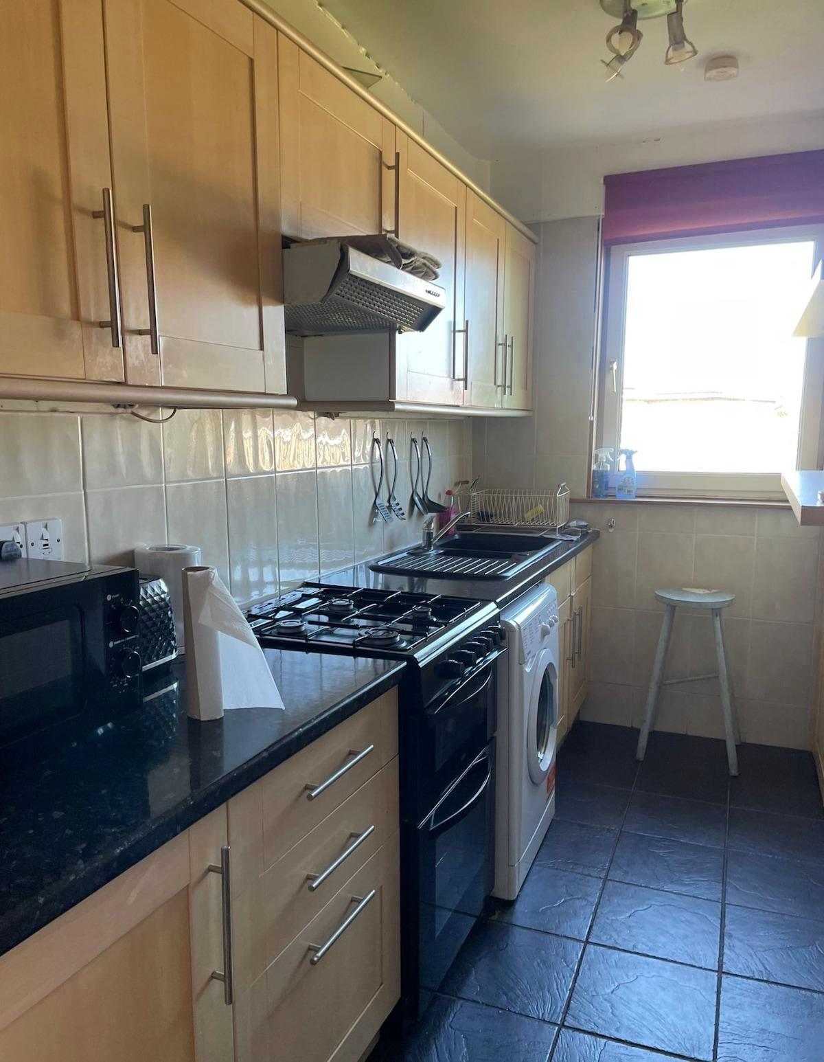Free Parking | City Centre | Sleeps 6 | 3 Bedrooms3