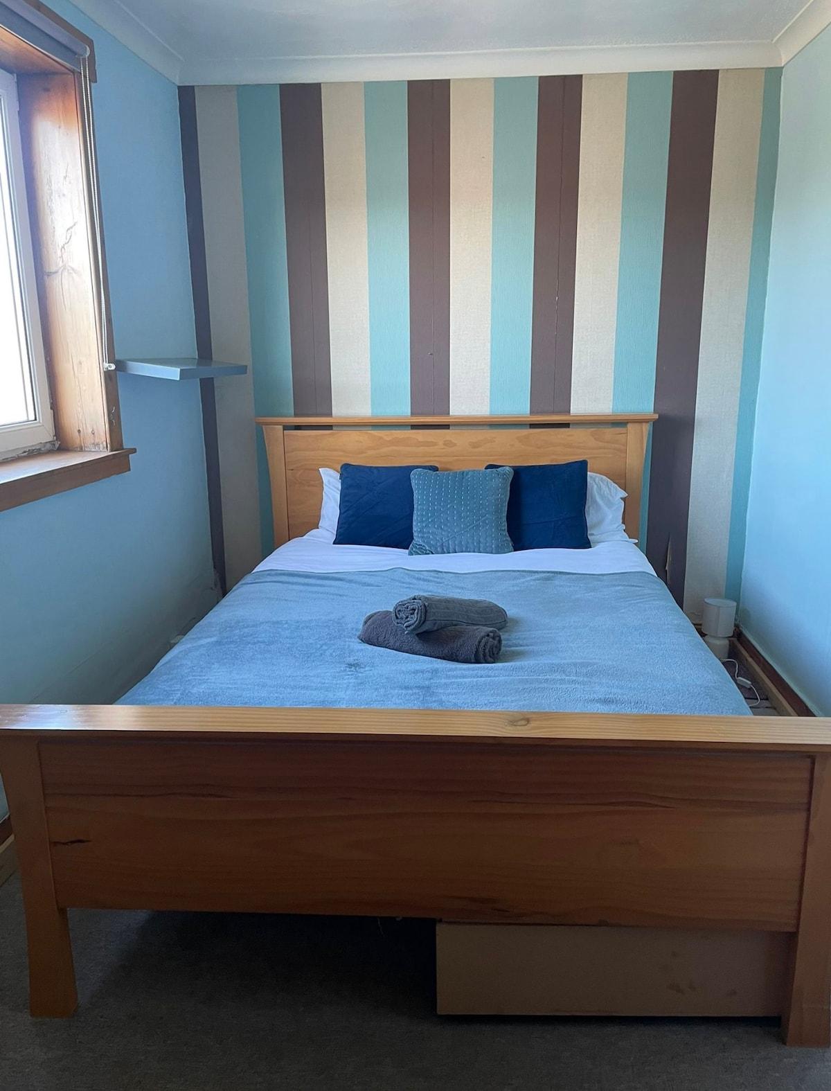Free Parking | City Centre | Sleeps 6 | 3 Bedrooms4